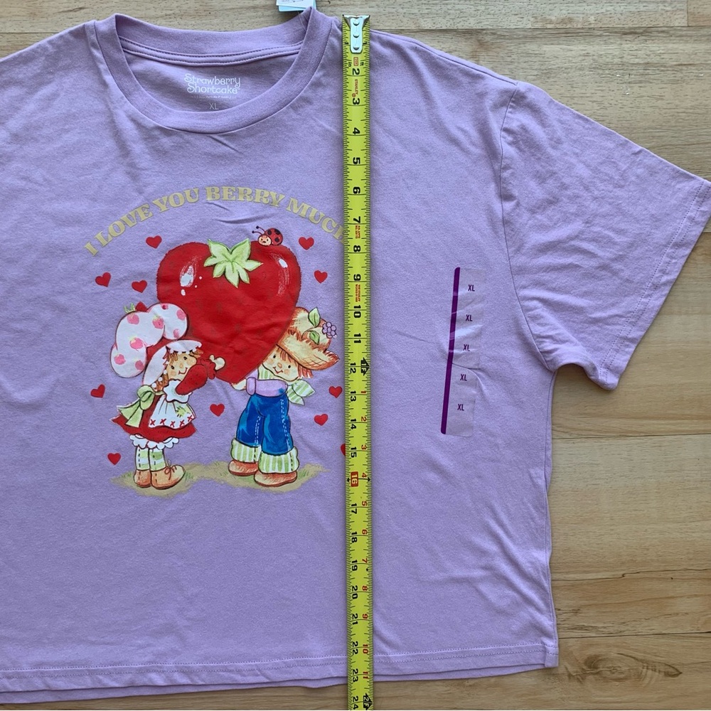 Strawberry Shortcake Cropped Tee Shirt XL Love You Berry Much Hearts NWT - Picture 6 of 6